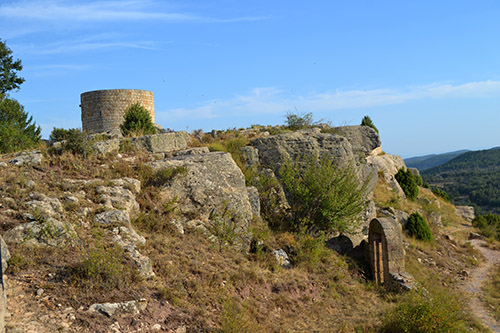 Cast-castel-3-9