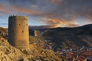 El castillo de La Hoz de la Vieja y su polémica construcción